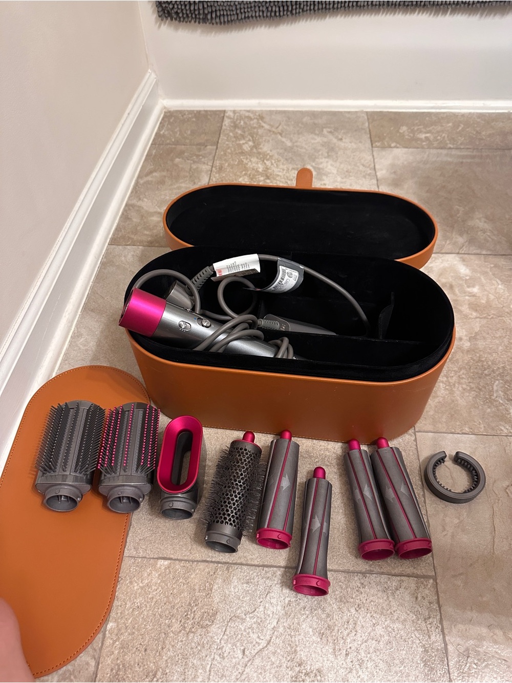 Dyson Airwrap i.d. Multi-styler and Dryer Straight+Wavy Hair, LIKE NEW